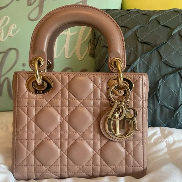 Mini Lady Dior - Picture 2 of 16